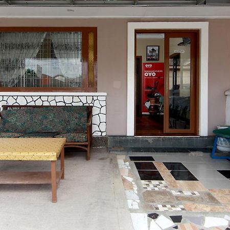 Oyo 799 Hotel Dieng Berastagi Exteriör bild