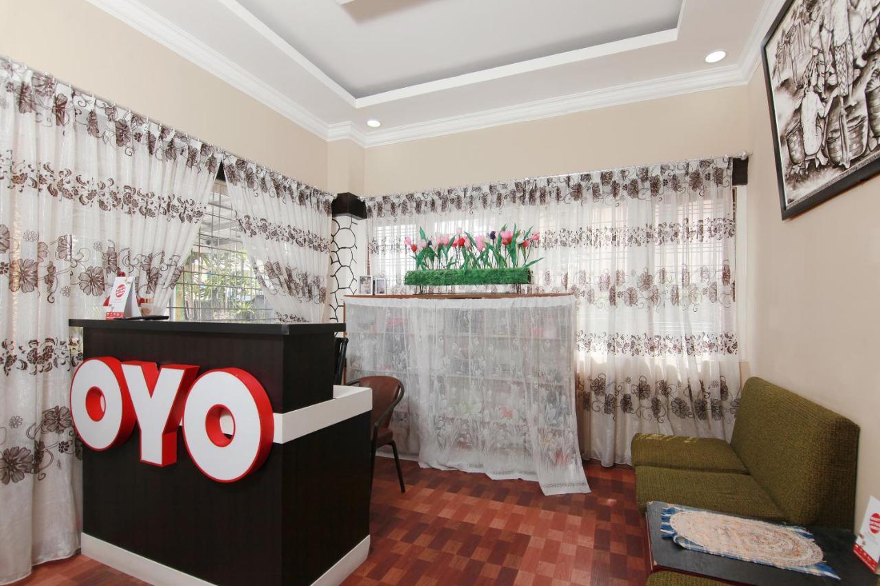 Oyo 799 Hotel Dieng Berastagi Exteriör bild