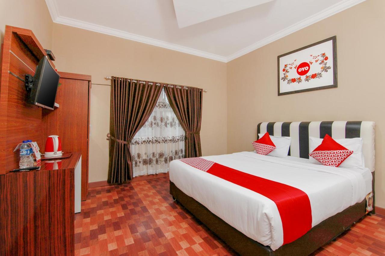 Oyo 799 Hotel Dieng Berastagi Exteriör bild