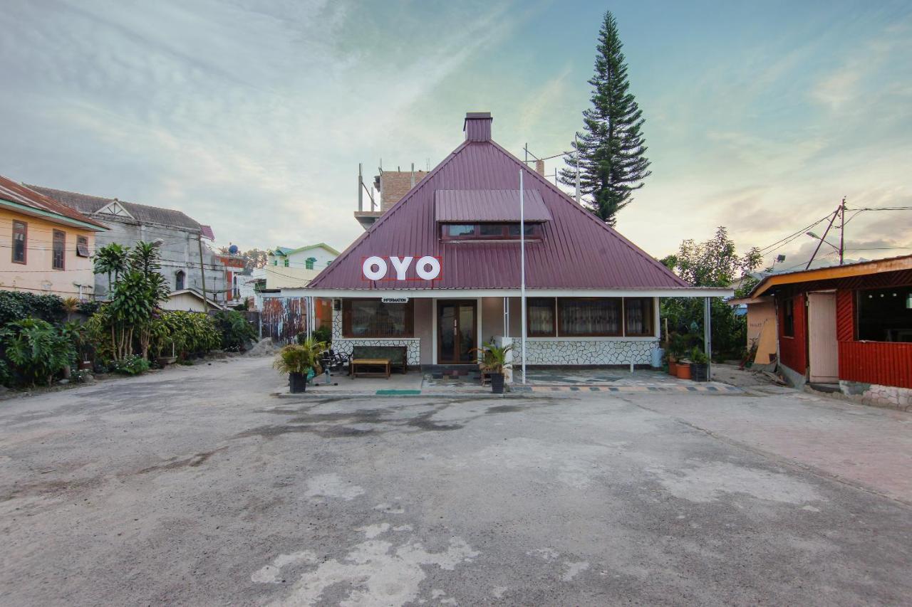 Oyo 799 Hotel Dieng Berastagi Exteriör bild