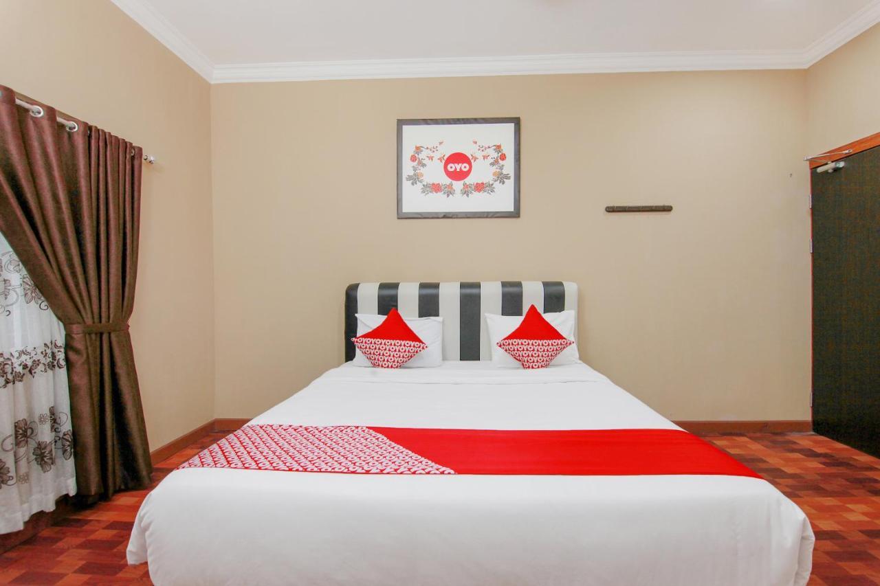 Oyo 799 Hotel Dieng Berastagi Exteriör bild