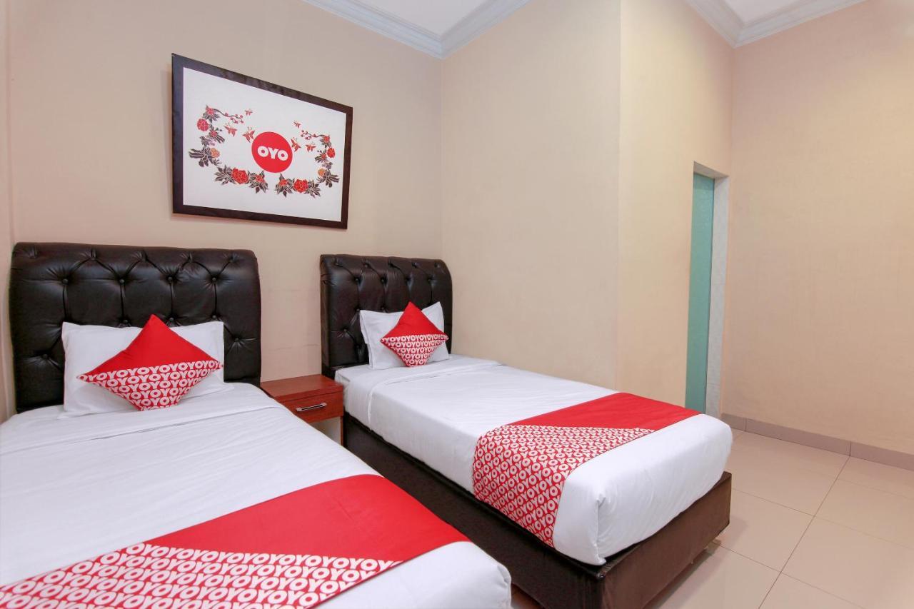 Oyo 799 Hotel Dieng Berastagi Exteriör bild