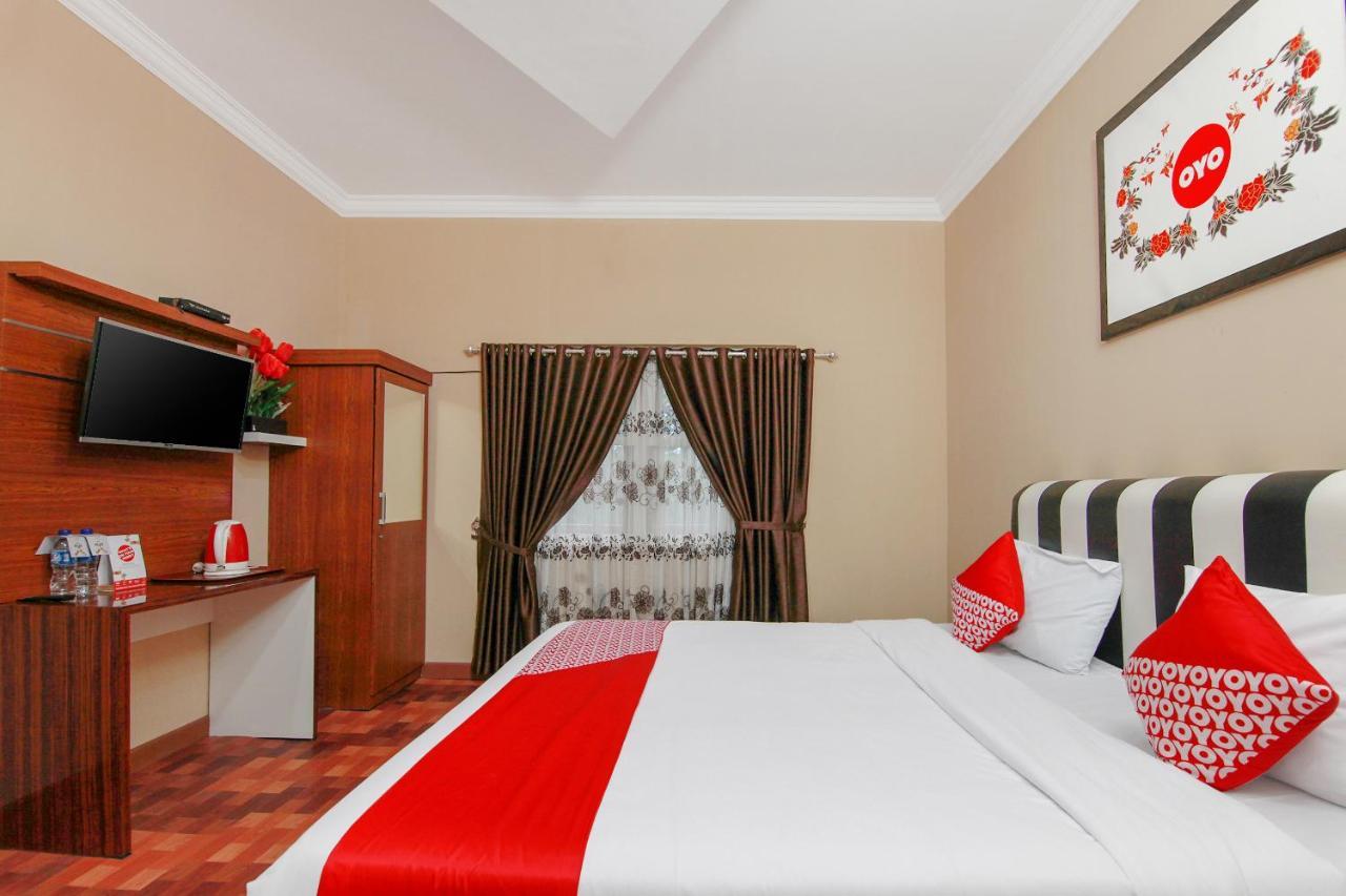 Oyo 799 Hotel Dieng Berastagi Exteriör bild