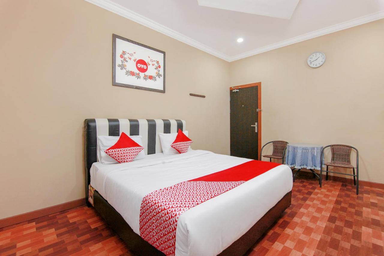 Oyo 799 Hotel Dieng Berastagi Exteriör bild